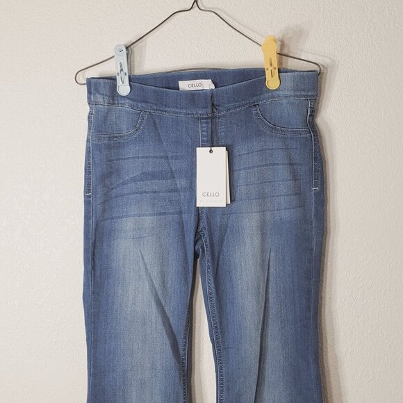 Cello Deluxe Comfort Stretch Size Medium Blue Flare Jeans RN#129203 Acid wash - Picture 4 of 14